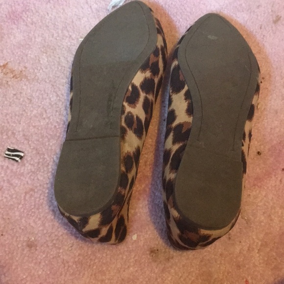 Cute Cheetah print flats - Picture 2 of 3